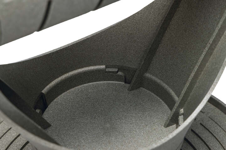 beeztees Hühner Spiel- und Snackturm